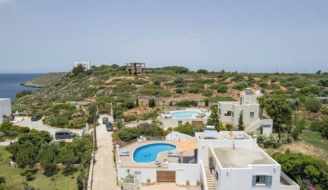 3 Bedroom Luxury Villa with private pool in Akrotiri