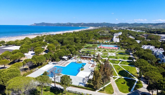 3 BR Serenity Penthouse 260 in Gjiri Lalzit