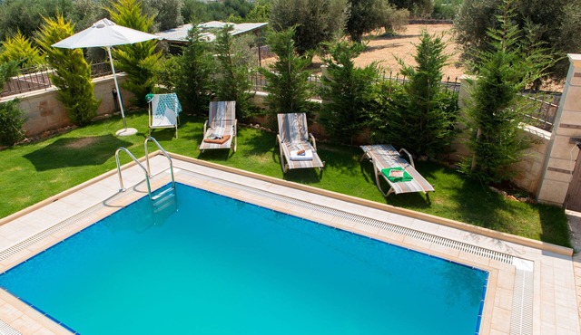 3-level Villa in close driving distance to beach