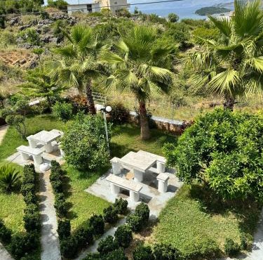 3 Palms Villa in Ksamil