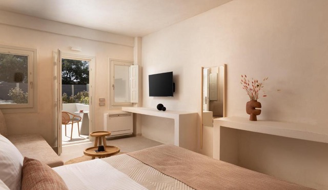 Acanthus Oia - Suites With Private Hot Tub in Oia
