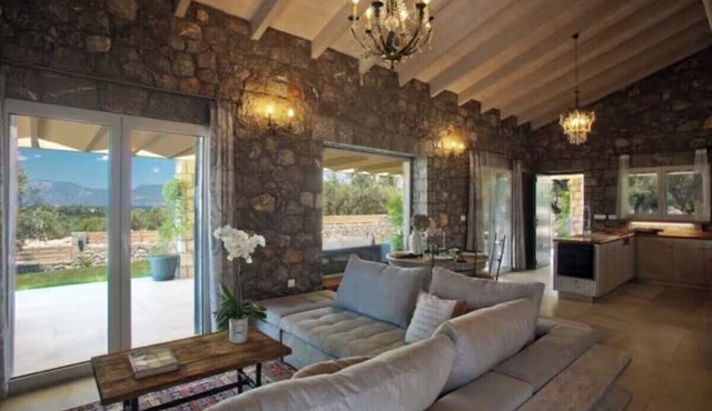 Aegean retreat for 6 pool & Evia views near Athens in Drosia Evias
