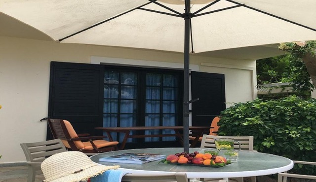Aigialis Apartments & Studios in Kokkini Khanion