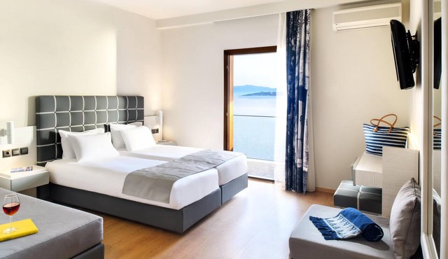 Akrathos Beach Hotel