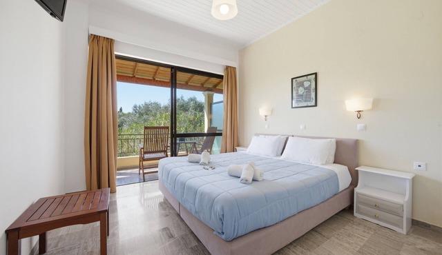 Alexandra Apartment 13 with Private Balcony & Wi-Fi in Lefkimmi
