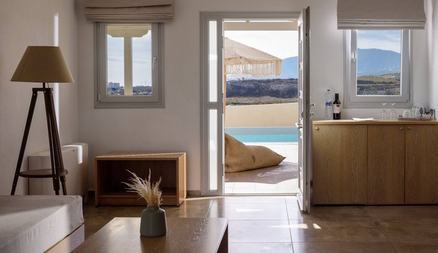 Aliter Suites in Santorini