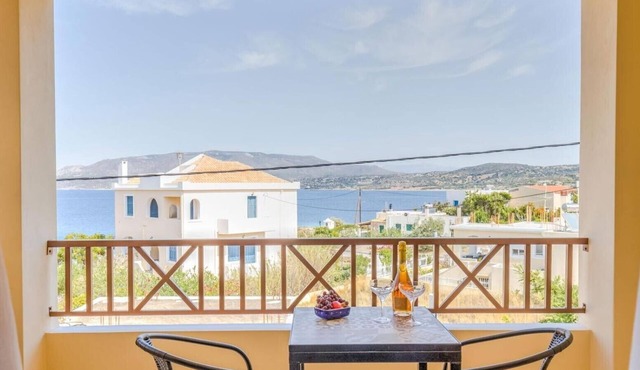 Aloustina Apartment for 4, 50m from the Sea in Archangelos