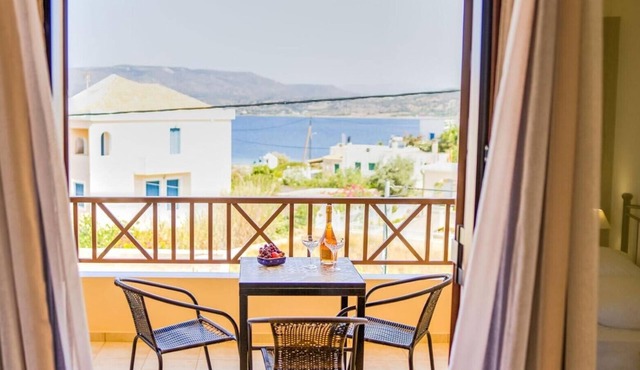 Aloustina Apartment 50m from the Sea in Archangelos
