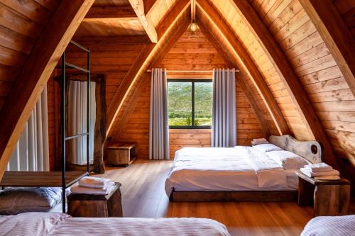 Altus Highland Lodges
