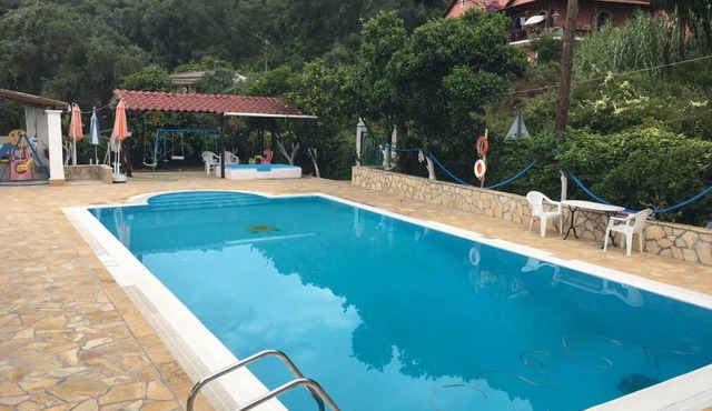 Amazing apartment in Mpenitses with terrace