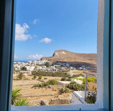 Amygdaliá - Chora view house in Folegandros