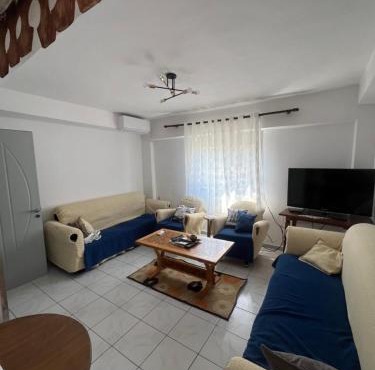 Apartament 33
