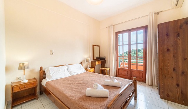 Apartment Arianna 11 with Sea View, Shared Pool & Wi-Fi in Corfu