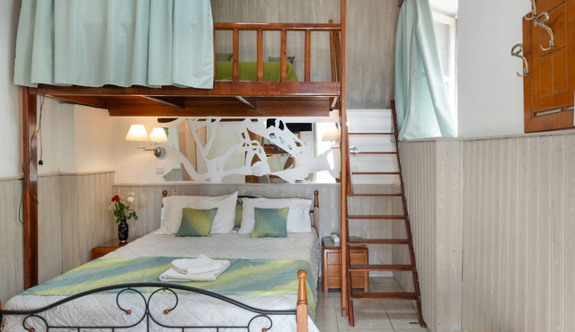 Apartment 'Double Studio No 1' with Sea View, Wi-Fi and Air Conditioning
