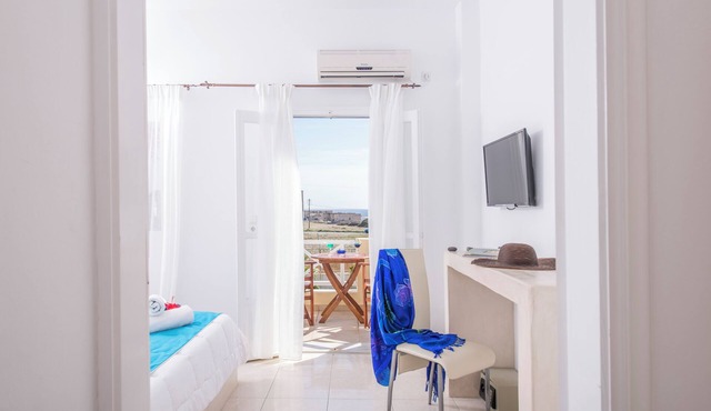 Apartment Garden View, 3 guests in a family hotel in Perivolos