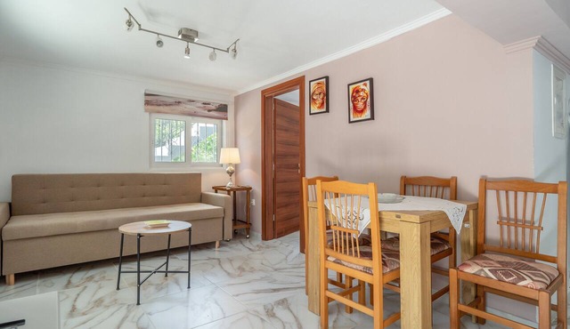Apartment 'Hortata Panorama Garden House' with Mountain View, Wi-Fi and Air Conditioning in Chortata