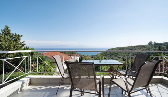 Apartment 'Maistrali First Floor 2' with Sea View, Wi-Fi and Air Conditioning