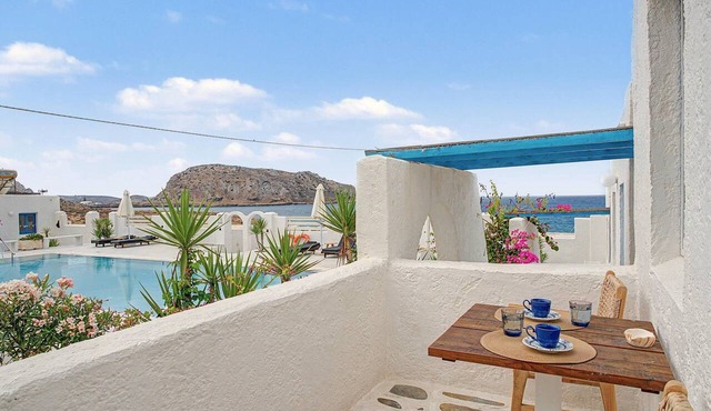 Apartment 'Pool Suite 8' with Shared Pool and Balcony in Αρκάσα