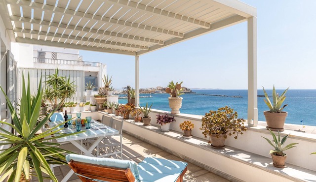Apartment 'Sea Horse 2 Tinos' with Sea View, Wi-Fi and Air Conditioning in Tinos