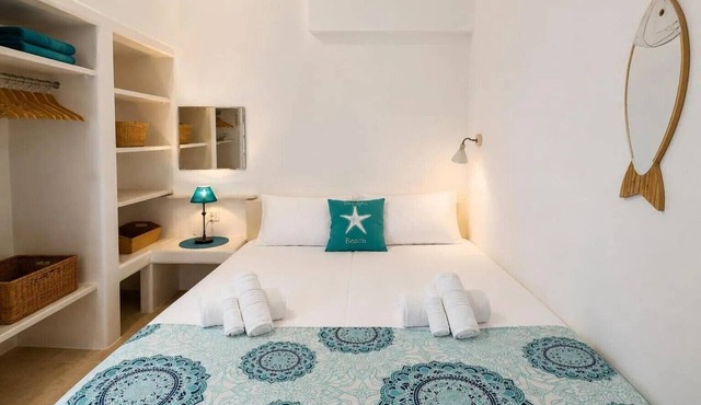 Apartment 'Theodora' with Private Terrace, Wi-Fi and Air Conditioning in Panormos