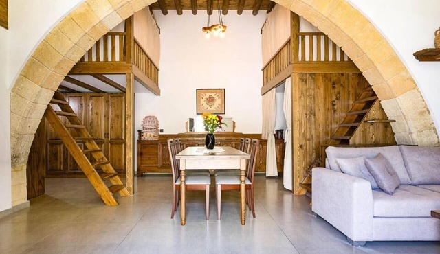 Apartment 'To Kamariko' with Private Terrace, Wi-Fi and Air Conditioning in Soroni