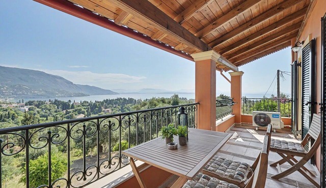 Apartment 'Villa Boho' with Sea View and Shared Garden