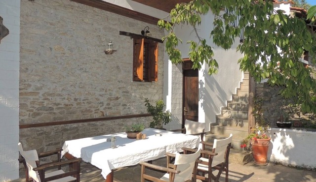 Apartment with Amazing Mountain Views in a Traditional Thassian Estate !