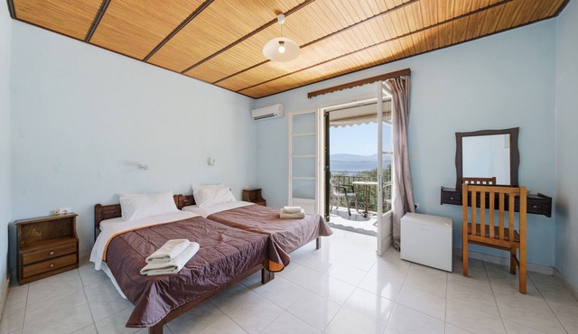 Apraos Bay Hotel Room 5 Studio with Sea View, Wi-Fi and Air Conditioning in Απραος
