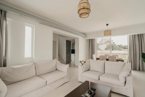 Areti White Villas in Loutraki