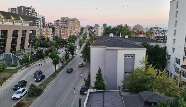 Ari's Rooftop Apartment