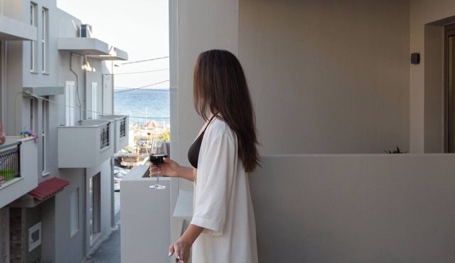 Armonia Seaview Suites