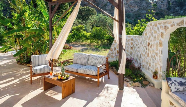 Atlantic Cave Haven-Seaside, Fully Equipped in Archaggelos