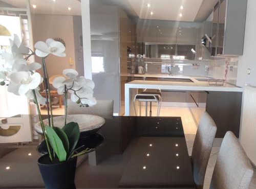 Avenue Luxury Home