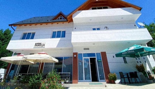 Bar-Restaurant-Hotel-Familja