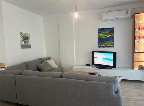 Beach Villa in Golem in Golem