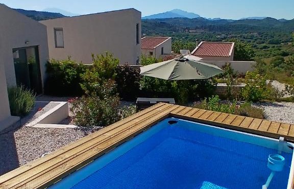 Beautiful 2 bedroom villa with private plunge pool in Arménoi