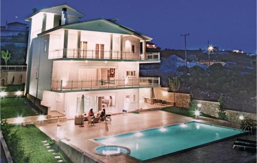 Beautiful Home In Theologos in Lokroi
