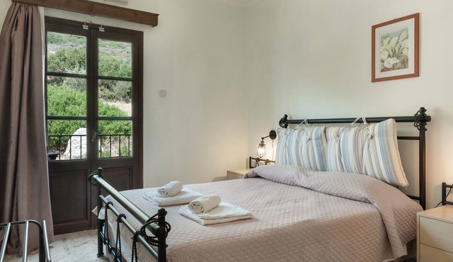 Bed and Breakfast 'Suite No 10' with Sea View, Wi-Fi and Air Conditioning in Telendos