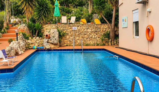 Bicorna Chania Pool Escape - Pomegranate Room 4 in Plaka Chania (Crete)
