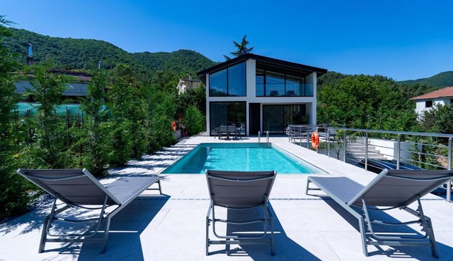 BlackPine Villa