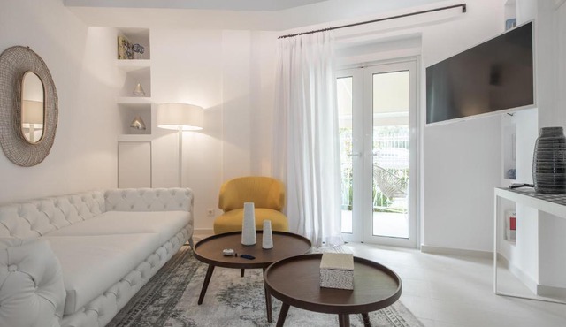Bliss Living Apartments Vouliagmeni