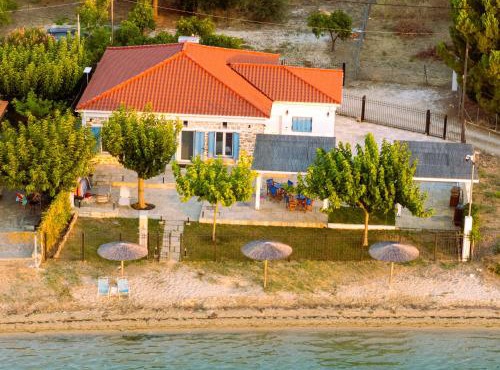 Bluevera seafront villa-Aidipsos bay