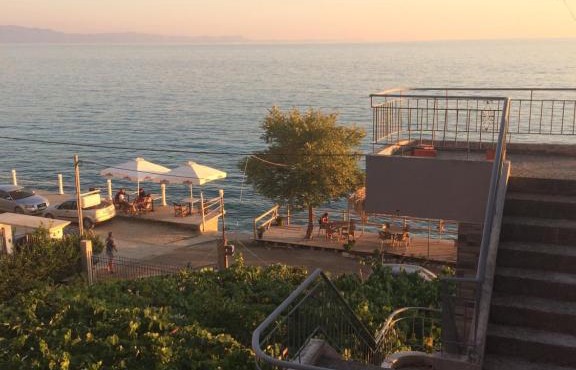 Borsh Beach Apartments - BBA