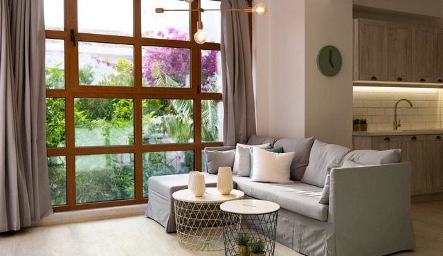Breakfast Included! "Feels like home", The floor Apartments. in Ρέθυμνο
