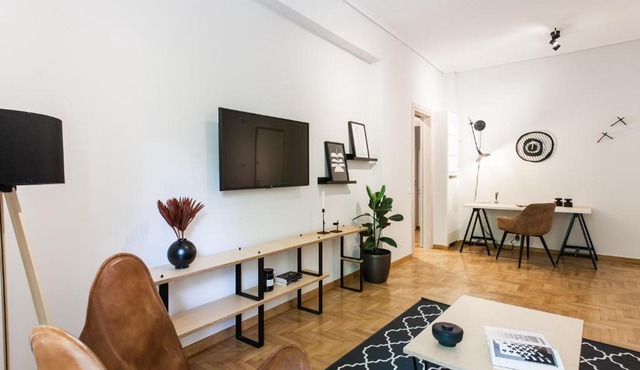Bright 2BD Apartment in Psychiko by UPSTREET
