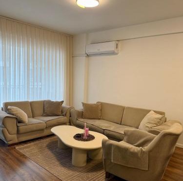 Bright & Cozy 2- Bedroom Apartment