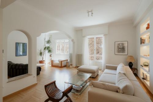 Bright & Luxurious 3BR Suite Near Metro By Museum