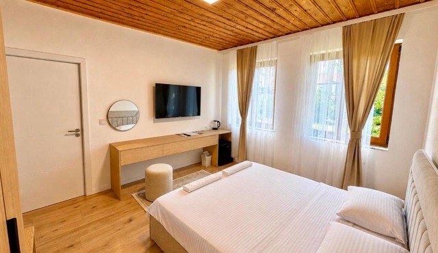 Bujtina Genci & Gonxhe - by Garden Guesthouse in Gjakove