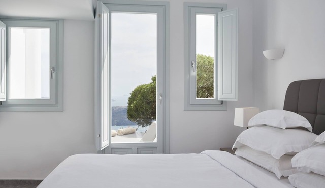 Canaves Elefas Villas in Santorini