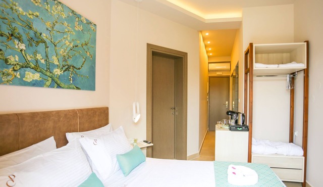 Casa de Potie -casa 1: Double Room With Terrace in the Heart of Chania Old Town